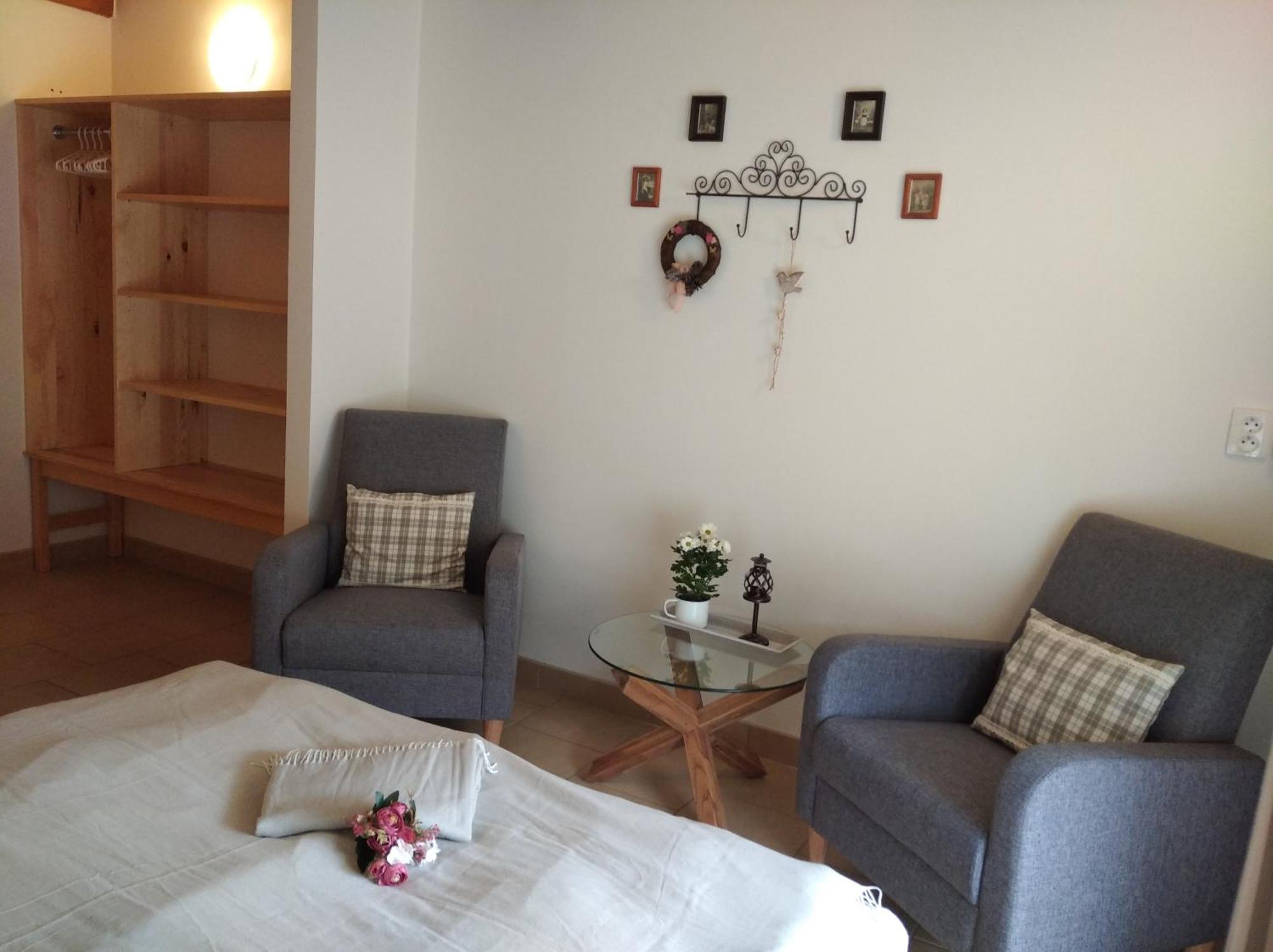 Hotel Statek Bily Dvur - Bely Machov Zewnętrze zdjęcie