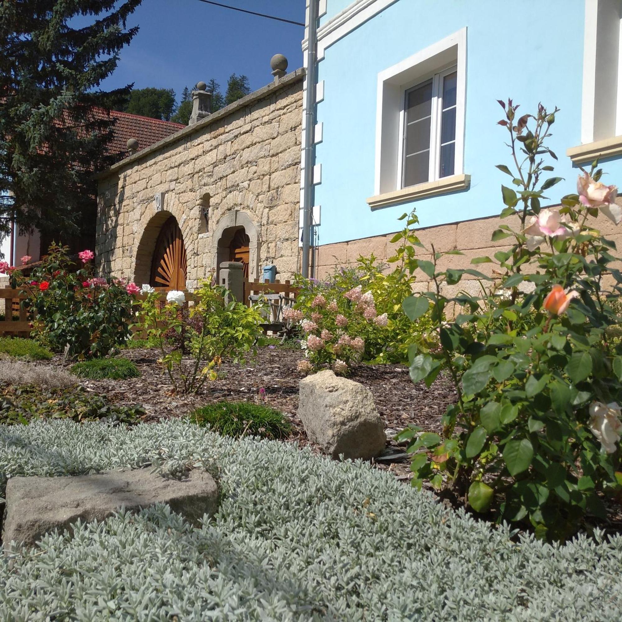 Hotel Statek Bily Dvur - Bely Machov Zewnętrze zdjęcie